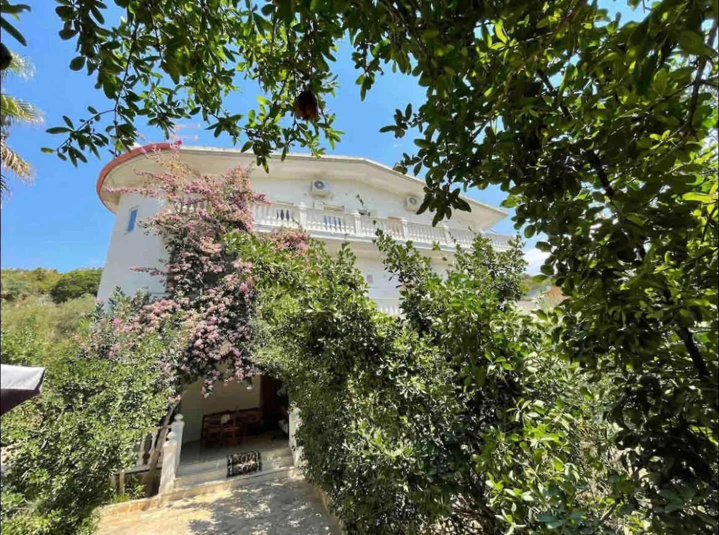 Dhoma Plazhi Parajsa Spille